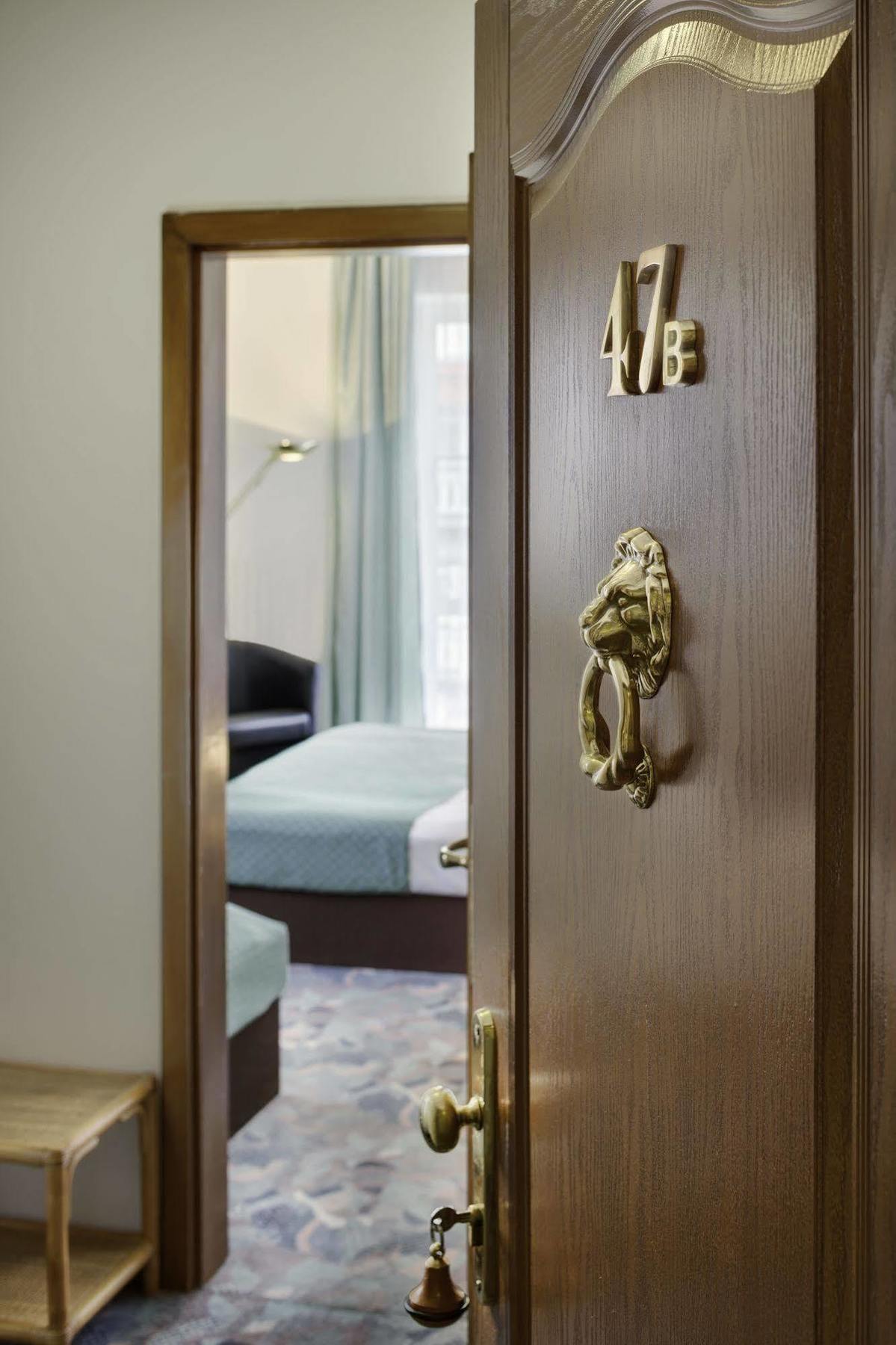 Hotel Otar Prága Kültér fotó