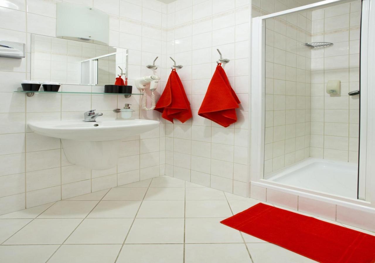 Hotel Otar Prága Kültér fotó