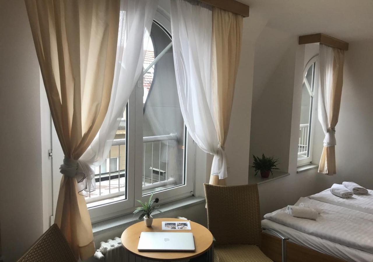 Hotel Otar Prága Kültér fotó