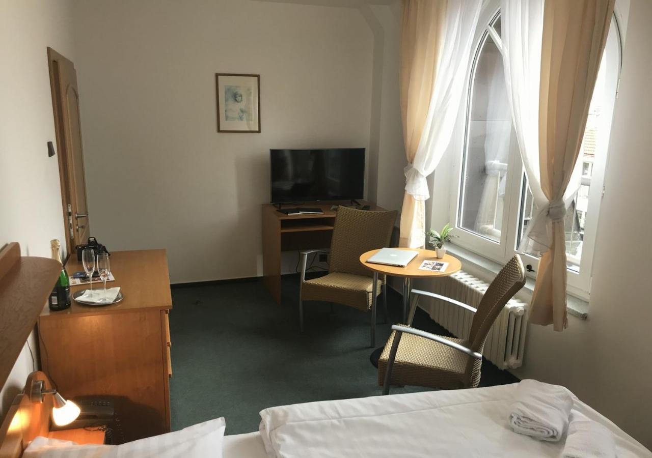 Hotel Otar Prága Kültér fotó